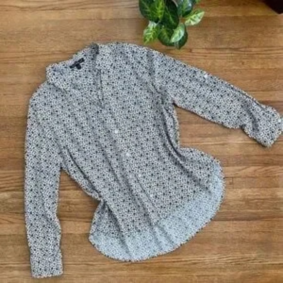 Velvet Heart Elisa Roll Tab Button-Down Black White Floral Pattern Blouse Size L - Picture 2 of 13